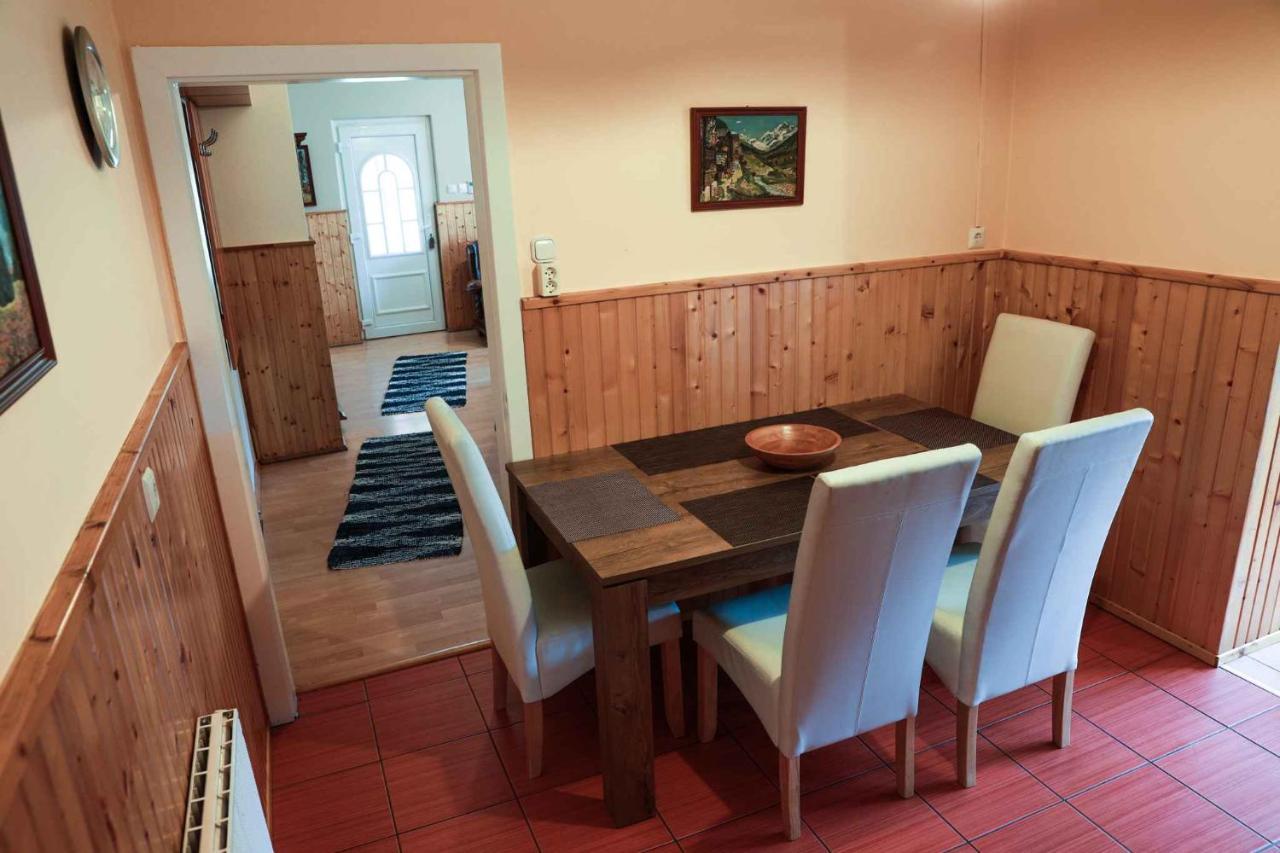 Holiday Home In Balatonkeresztur 19455 Eksteriør billede